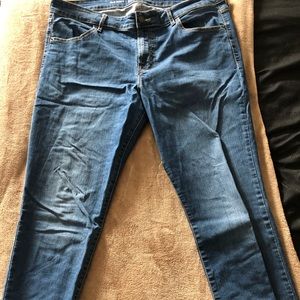 Old Navy  Capri Jeans